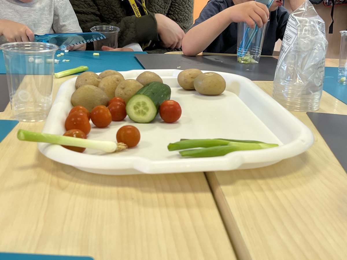 Nursery children have been learning how to grow, chop and cut vegetables with the help of a council trial scheme.🥕🍅🥦Regular classes have been held in nurseries and #FOODclubs across the district to empower children and families to explore food in an exciting and informal way.