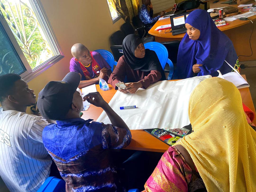 💼 #mondaymotivation Lundi : le jour parfait pour accomplir 20% du travail en 80% du temps et 80% du travail en 20% du temps. On adore l'efficacité à la sauce entrepreneuriale, 💪🚀 C'est parti pour une semaine riche en succès . 
#MondayHustle #CaffeinateAndConquer #MondayMood