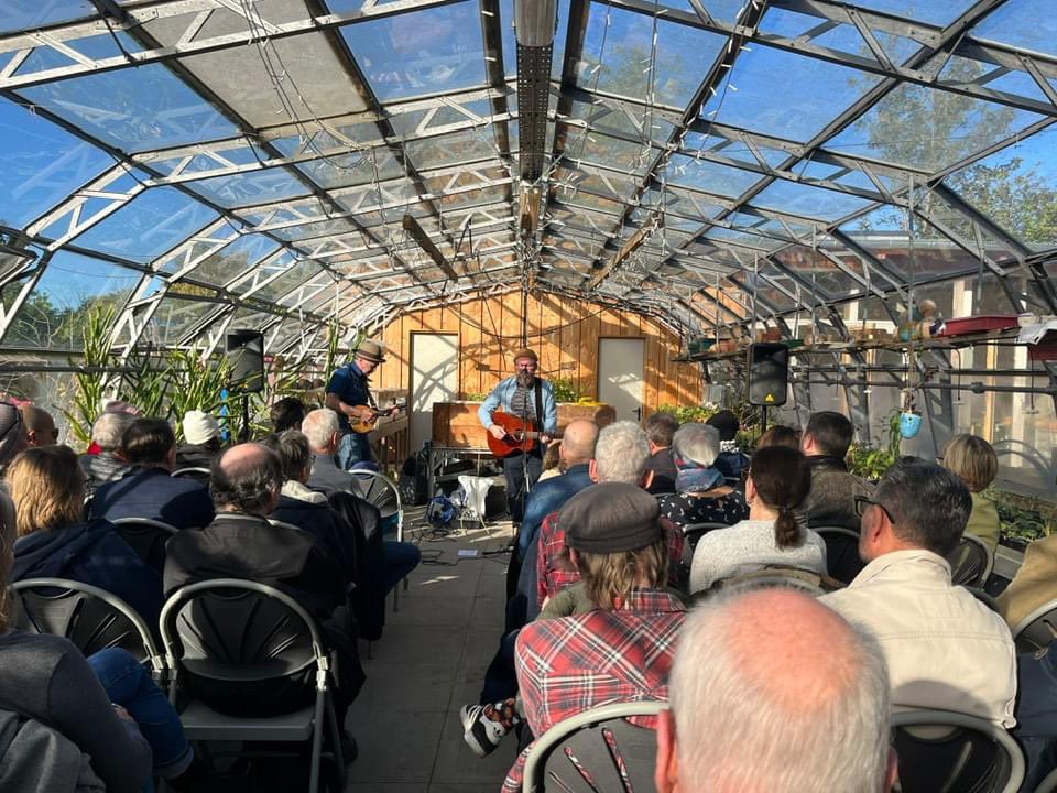 What a beautiful afternoon…inspired by the apricity…Absolutely loved playing at the Brockwell Park Community greenhouse with Lushy as part of the Herne Hill Music Festival yesterday…Thankyou everyone so much 🙏🏻❤️🚀 @HerneHillFest