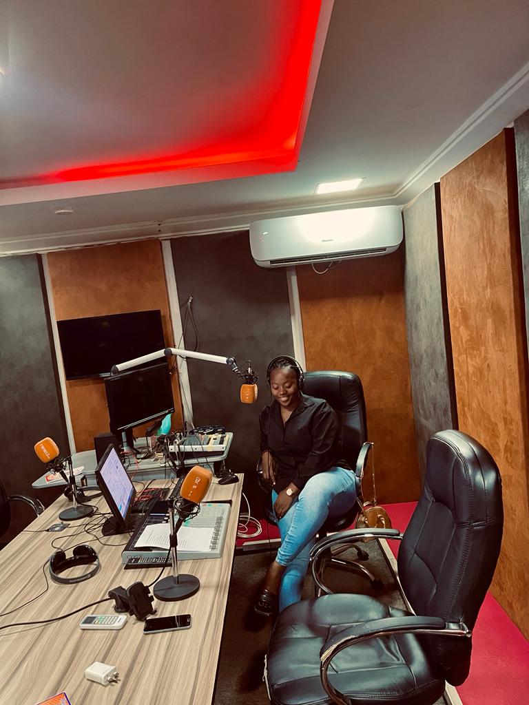 DoctorPavi's tweet photo. #UnaHost ontop #UnaGoodMorningShow
@VivianIfy20 with ya correct radio @CORRECTFMK22669
Join Vivito Weekdays from 6am waka reach 10am for inside Morning
#MondayMotivation #MoneyMakingMonday #NaWeRadio #Correctradiotv #Correctfm https://t.co/E3R3wZVgJV