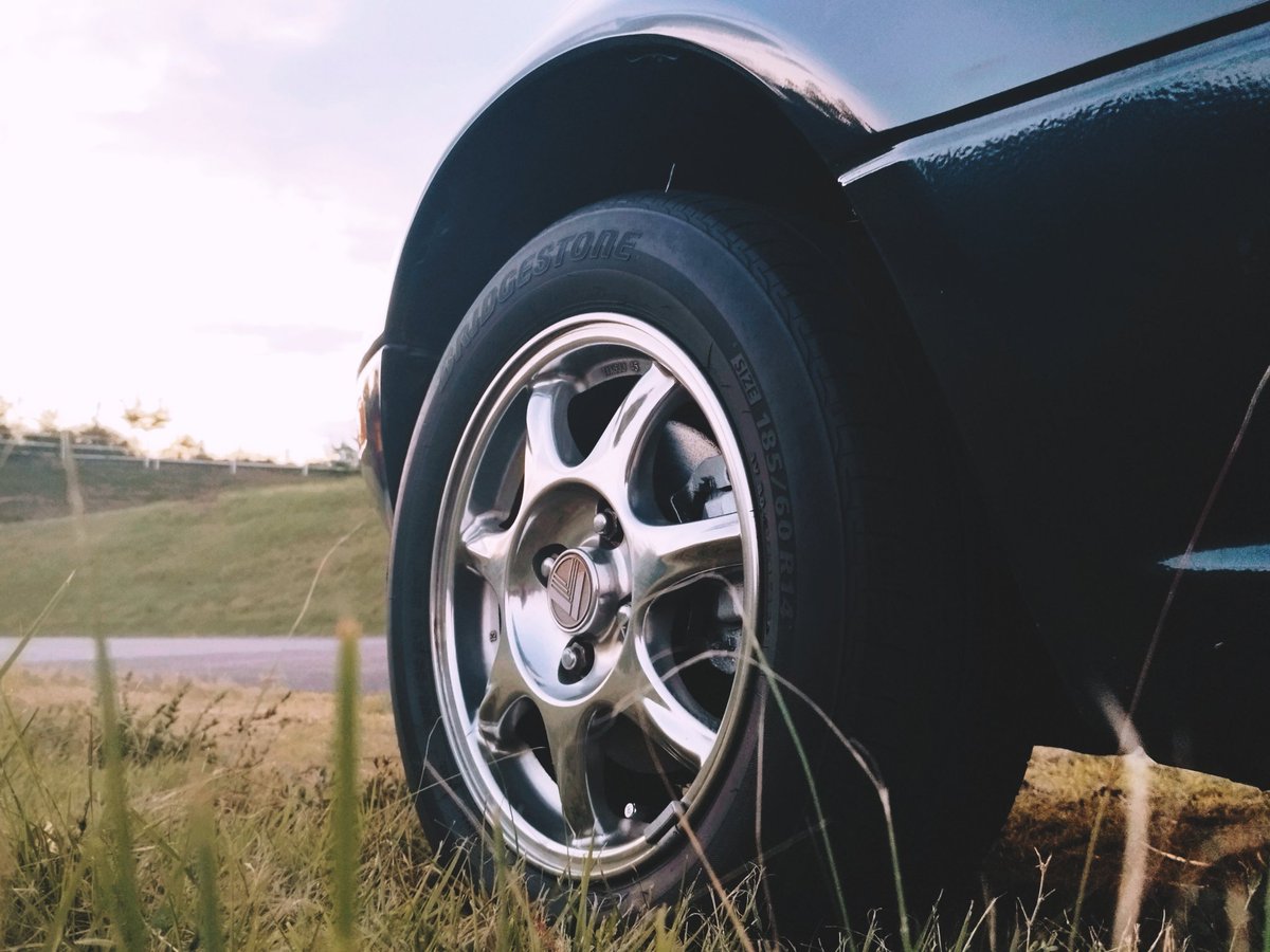 YvvDC5's tweet image. 1000台限定完売せず忘れられた限定車─

実生産台数174台のATモデル
NA8C ユーノスロードスター B2リミテッド納車！
彼女が5年間付き添ったコペンからの乗り換えです。時々僕も乗ってます😊

NAも界隈も全然分からないので、ロードスター界隈の方々宜しくお願いします🙏

#ロードスター #EUNOS #納車