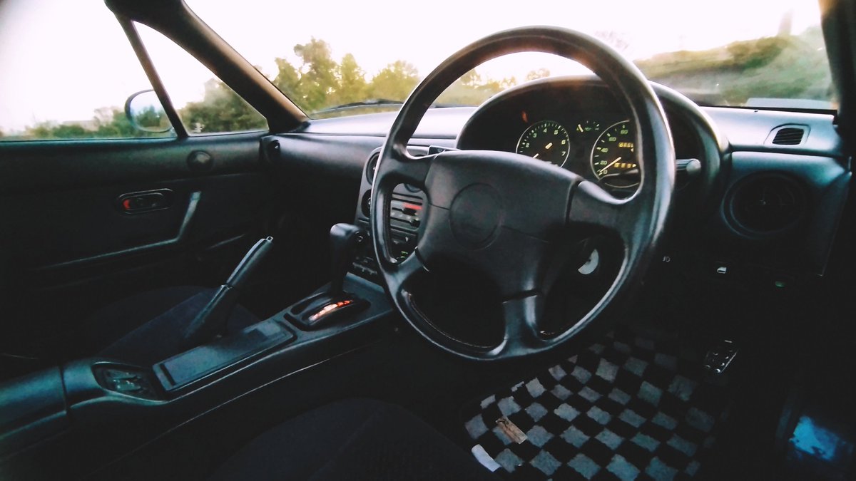 YvvDC5's tweet image. 1000台限定完売せず忘れられた限定車─

実生産台数174台のATモデル
NA8C ユーノスロードスター B2リミテッド納車！
彼女が5年間付き添ったコペンからの乗り換えです。時々僕も乗ってます😊

NAも界隈も全然分からないので、ロードスター界隈の方々宜しくお願いします🙏

#ロードスター #EUNOS #納車