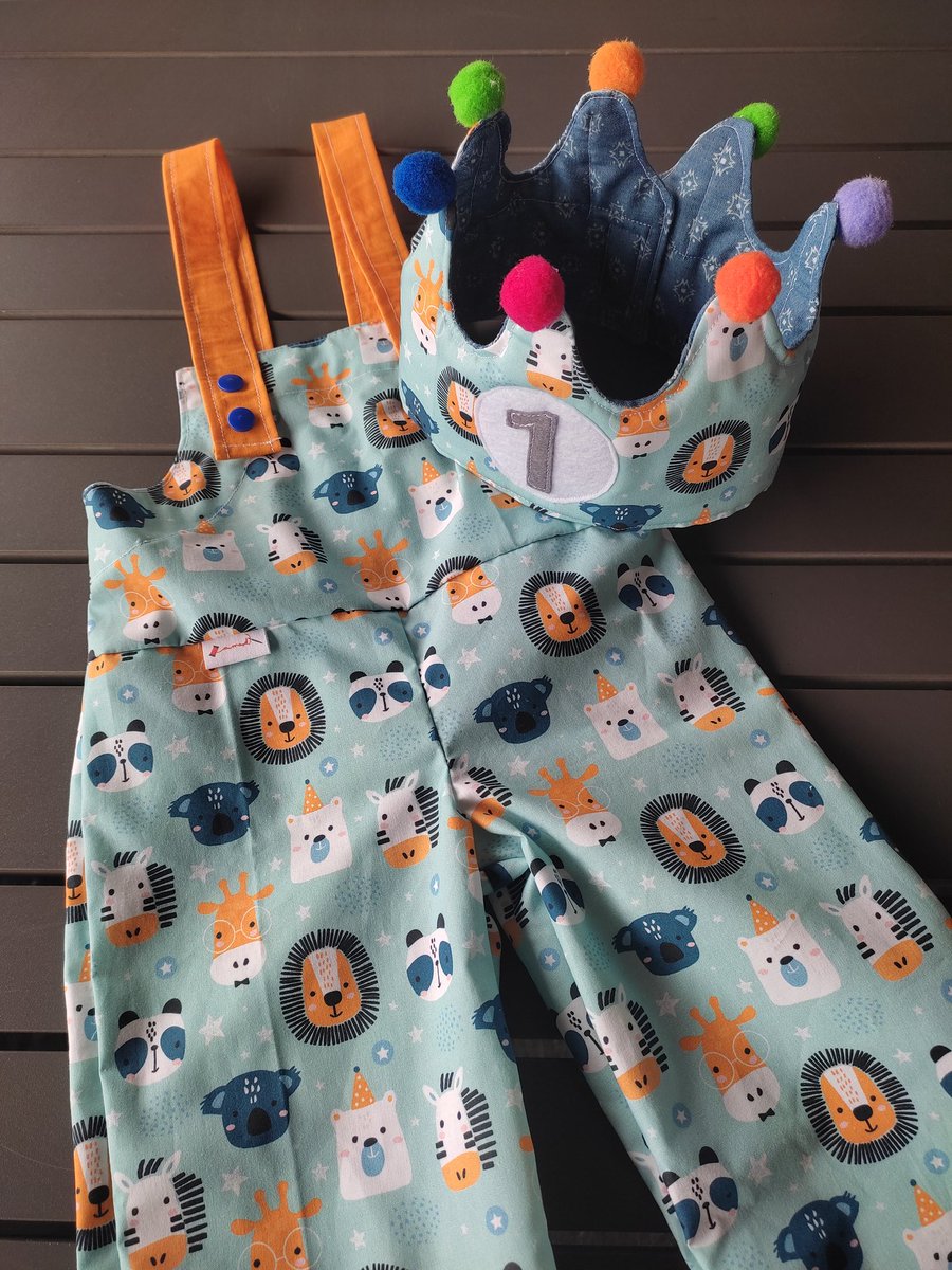 saumavel_'s tweet photo. Corona i mono de vestir ZOO

#saumavel #fetamà #handmade 

#corona #mono #infantil #zoo #1any #aniversari https://t.co/nvQszqa073