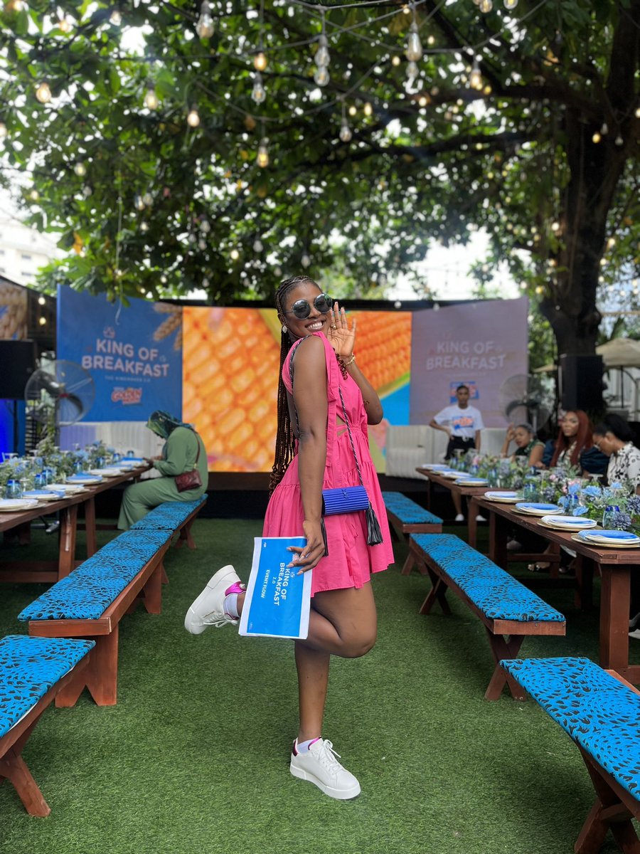 alex_unusual's tweet photo. I wish us all a productive week. 
“Whatever you do , hope say you dey make the Raba” 🎤.

Hosting duties for Golden morn.  💜💙.
It’s one thing to host, it’s another thing to get a resounding thank you from your clients and unending weldone from attendees. 
#themaverick https://t.co/lWzwIonsh4