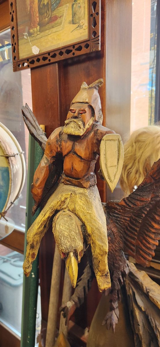 ZacharyHarker's tweet image. The #oddthings you can find at #antiqueshops. My 5ft wife next to it for reference