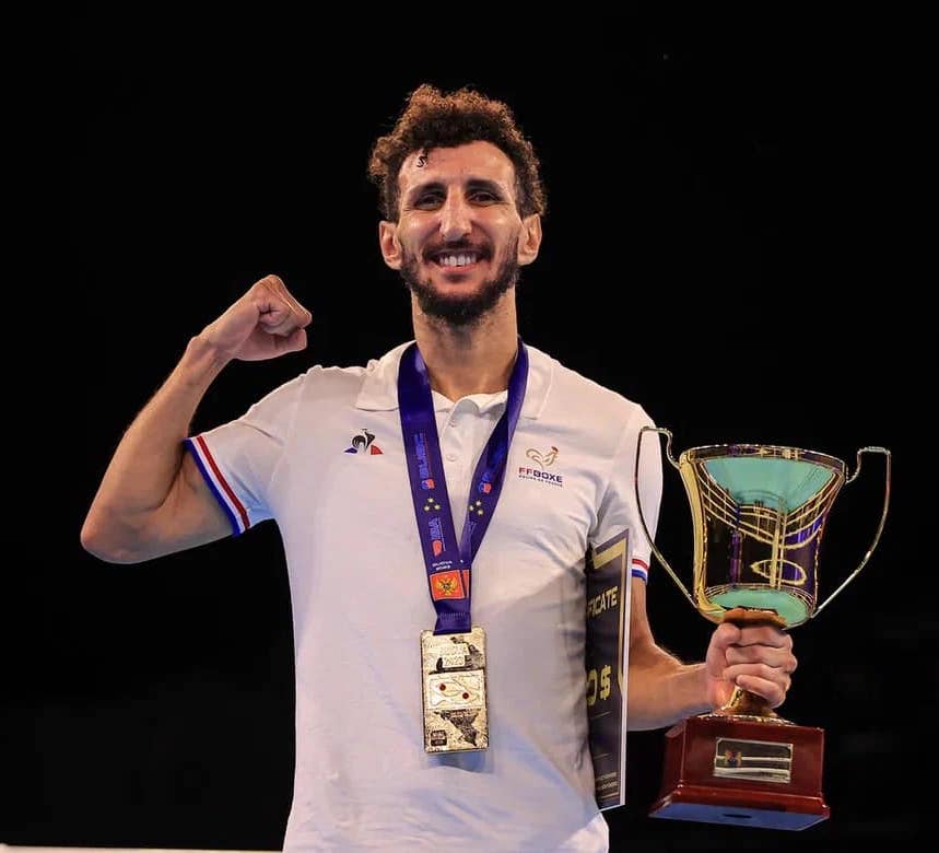 🇫🇷 Nouveau trophée pour Sofiane Oumiha 🤩

Notre boxeur tricolore rentre dans l'histoire de la boxe en remportant la première édition de la Coupe d’Europe 🏆