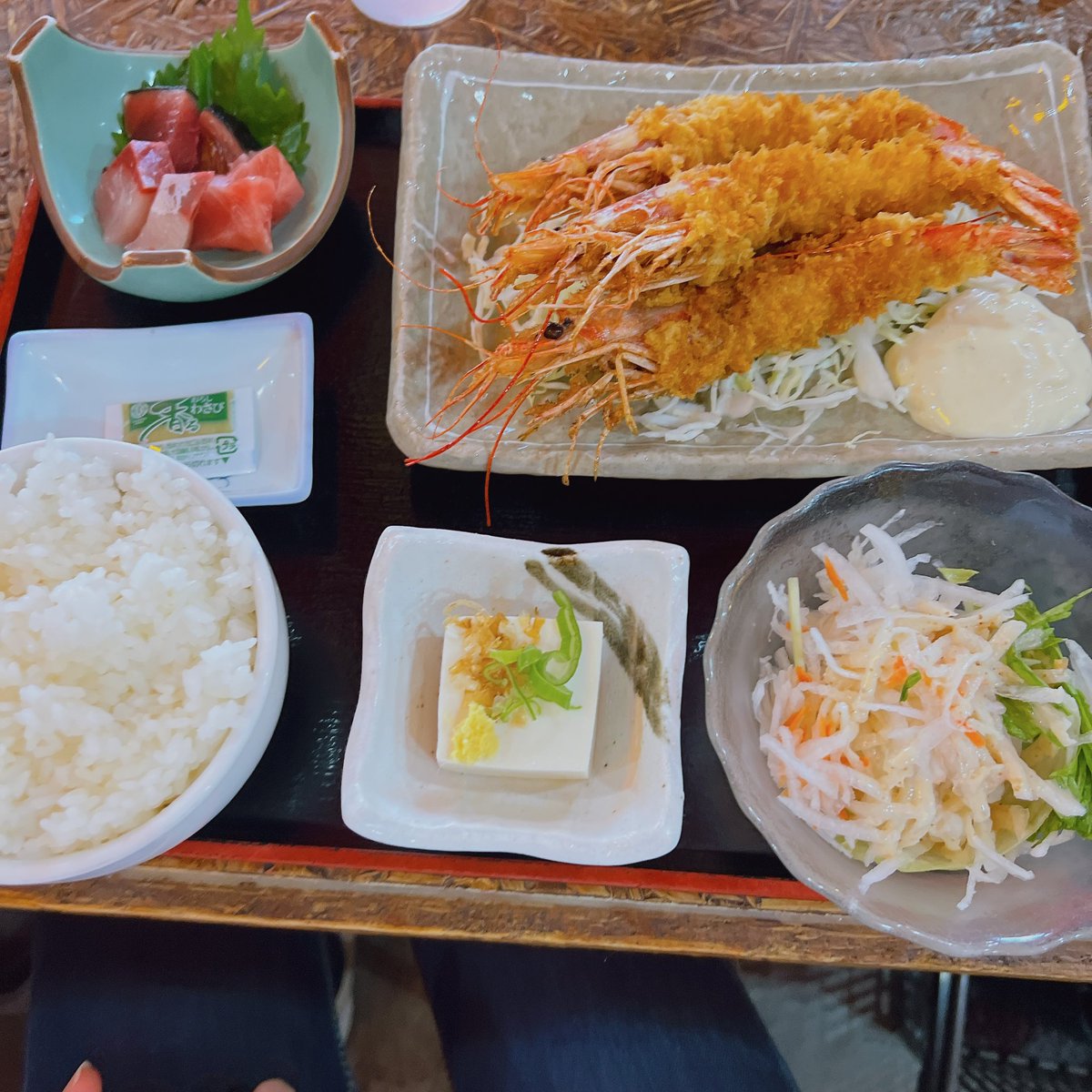 今日のお昼ご飯
エビフライが美味でした☺️