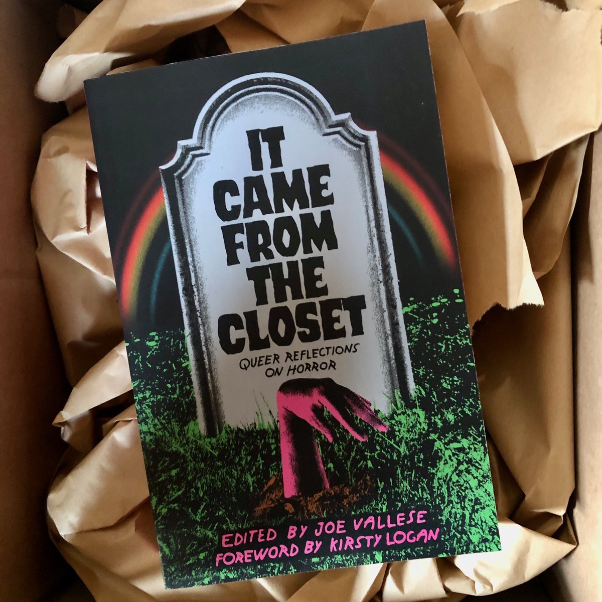 Delighted to be partnering with <a href="/SarabandBooks/">Saraband Books</a> to give away copies of their fab UK edition of IT CAME FROM THE CLOSET <a href="/HomoHorror/">IT CAME FROM THE CLOSET!</a> at our LITTLE SHOP OF HORRORS late night show <a href="/riocinema/">Rio Cinema</a>!

Copies will go to the winners of our ‘Carnival of the Creatures’ as prizes for best look 👹