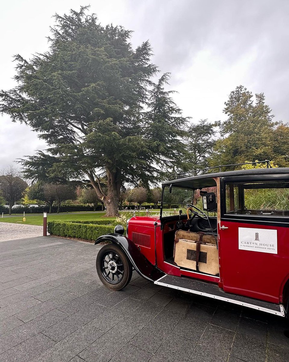 A warm welcome always awaits at Carton House, Fairmont. Fairmont Hotels offer more than just luxurious rooms, world-class dining and amazing locations. They help guests create lasting memories ✨ 📸 @giovannagissoni