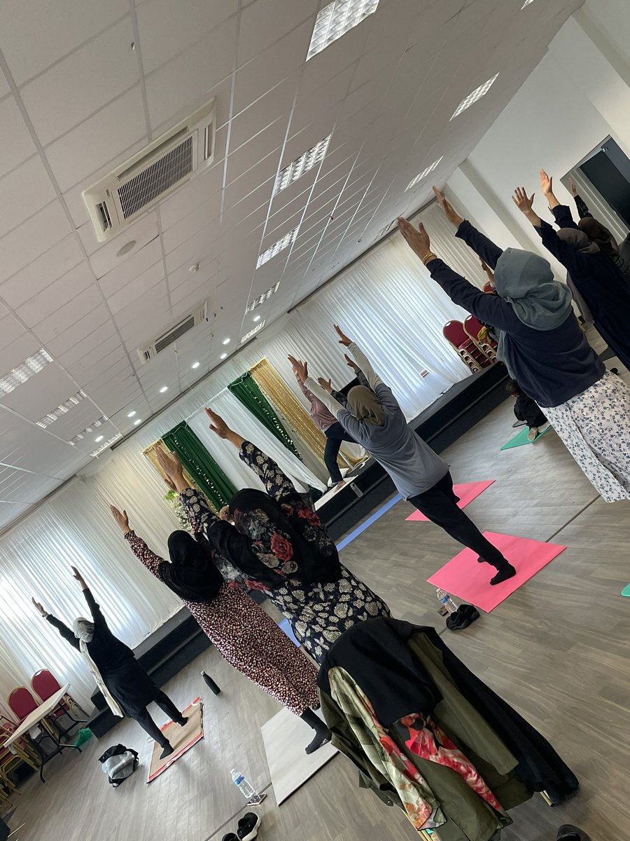 communityone1's tweet photo. Women’s Only Yoga. 🧘‍♀️ 

The body benefits from movement, and the mind benefits from stillness ♥️. 

Join us every Monday at Pakistan Community Centre 10-11am. https://t.co/DbMV6Nl6sP