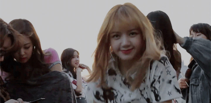 lisaoldprints's tweet image. #리사 #LISA