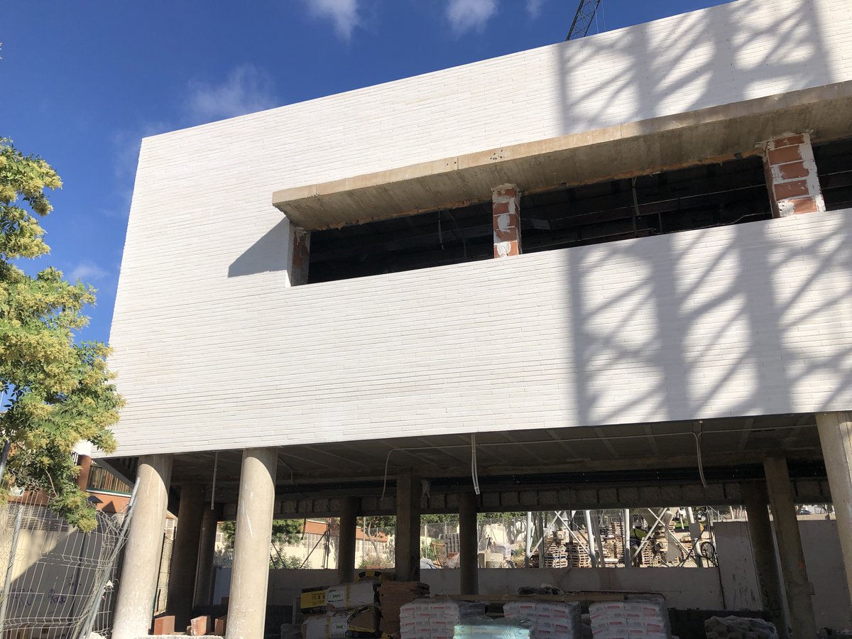 BloquesBarruca's tweet image. Estamos dando vida a un nuevo y moderno Centro de Salud en El Ejido, Almería. Construyendo con nuestro ladrillo coupe.
ORDAZ Arquitectura + Ingeniería 
Vialterra Infraestructuras 
#andalucía #apae #salud #construccion #hormigon #prefabricado #SaludEnElEjido #Almería #Construyendo