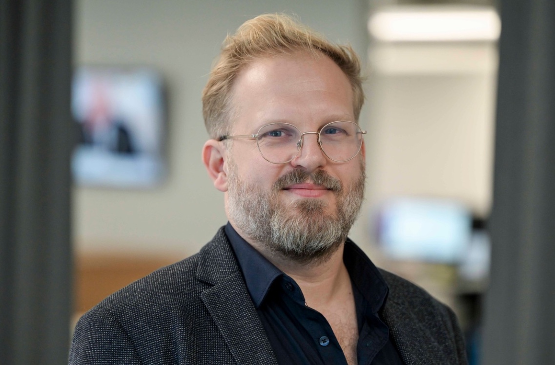 Die <a href="/dpa/">dpa</a> verstärkt ihr Team im TV- und Digitalvideobereich. Felix Erdtmann (44) startet heute als neuer Chef vom Dienst Planung im Berliner Newsroom. Erdtmann wechselt aus dem RTL-Hauptstadtstudio zu Deutschlands größter #Nachrichtenagentur. 
👉 Mehr: presseportal.de/pm/8218/5626897