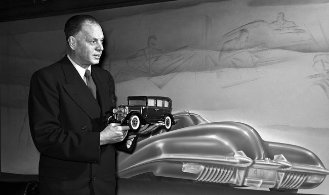 diconexiones's tweet photo. Harley Earl: estrella de la GM y el diseñador del Corvette 

«En 1965, Harley J. Earl, el hombre que transformó la industria automotriz en Norteamérica, recibió el título de Doctor Honoris Causa en @PrattInstitute en Brooklyn, NY.».

https://t.co/cNkimbnVYM https://t.co/IJPvlQjrvh