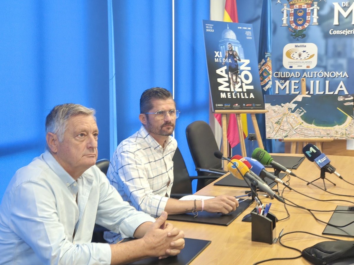 El consejero <a href="/MigueFerBon/">Miguel Ángel Fernández Bonnemaisón</a> ha querido felicitar a la Selección melillense alevín de fútbol playa y las internacionales <a href="/Loregochi/">Lorena Asensio Ruiz</a> y Natalia por su Mundialito de fútbol playa