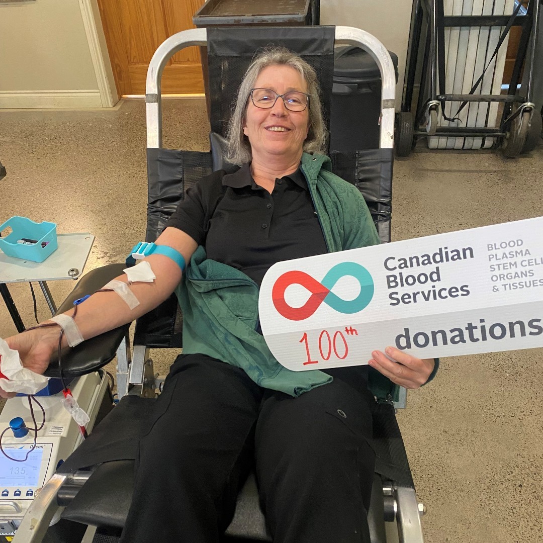CanadasLifeline's tweet photo. It's #MilestoneMonday, and we'd like to thank and congratulate a few recent milestone donors:
 
🔥 Tyler - 50th donation 
🔥 Ann Marie - 100th donation 
🔥 Owen - 100th donation 
🔥 Linda - 150th donation 

Book now at https://t.co/50i6QsV9NF https://t.co/Sc3C7wR2mx