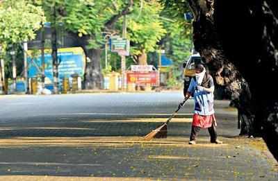 🚨 Kerala aims to become India's first no garbage state by March, 2024. Authorities implement strict rules for waste disposals including hefty fines.