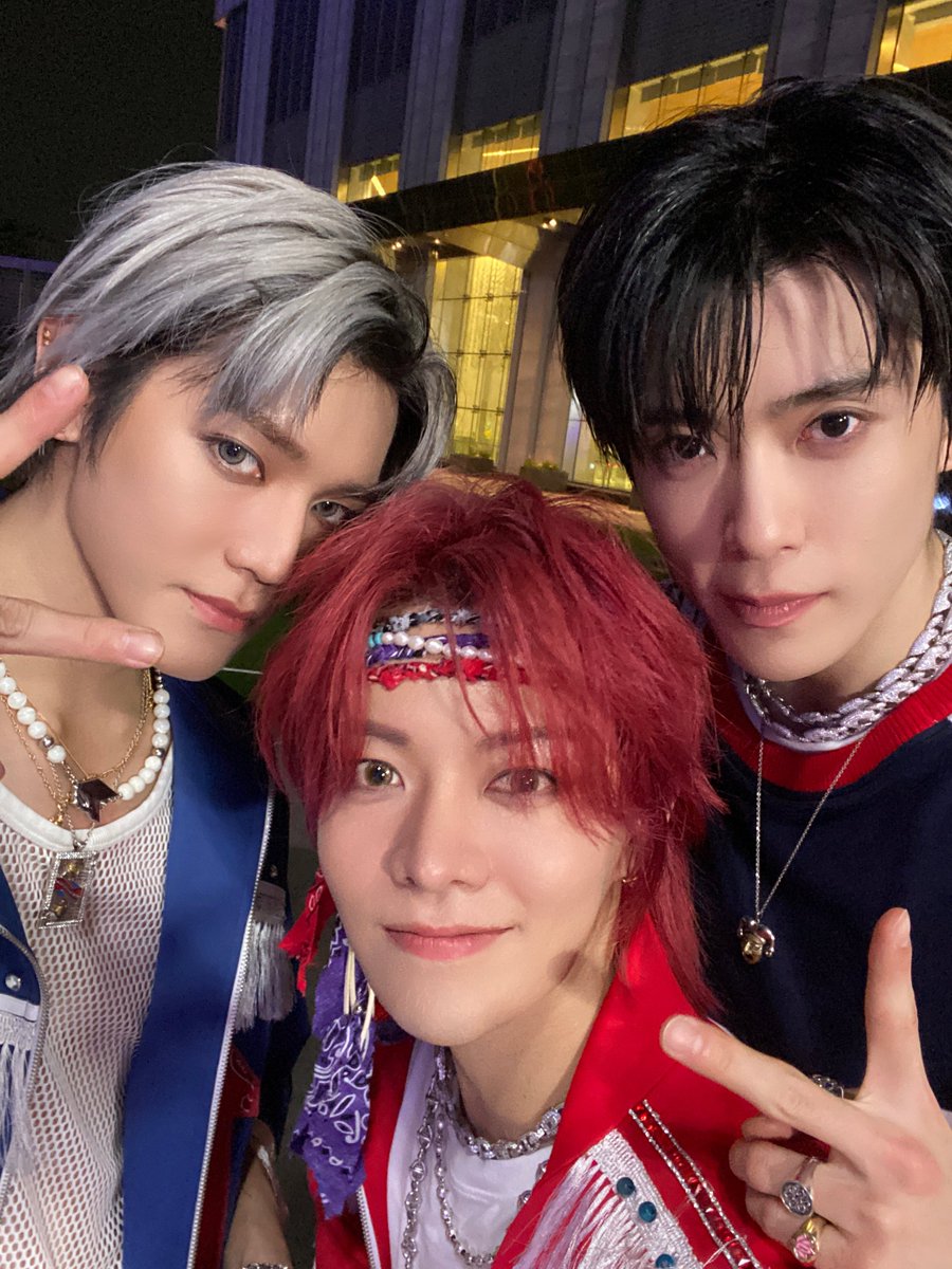 NCTsmtown_127's tweet photo. 💙❤️🤍🖤

#TAEYONG #YUTA
#JUNGWOO #JAEHYUN 
#NCT127 #FactCheck #不可思議
#NCT127_FactCheck
#NCT127_FactCheck_불가사의
#FactCheck_불가사의_不可思議 https://t.co/GjMe1Oh36O
