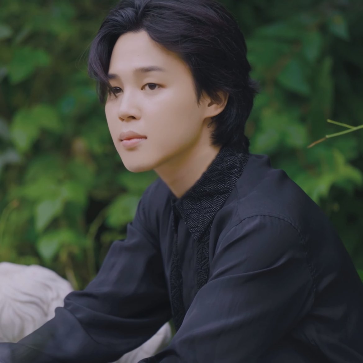 jmnpromise's tweet photo. park jimin is so beautiful #JIMINxGQKOREA https://t.co/LjxwsuUWKg