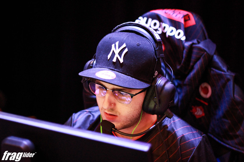 Fraglíder (@fraglider) on Twitter photo Troca de última hora. 🚨
🇪🇸 <a href="/FALKE_EC/">Falke Esports</a> substitui 🇪🇸 <a href="/n00rgCS/">n00rg</a> na <a href="/MasterLeaguePT/">ESC Online Master League Portugal</a>. 👇
📝 fraglider.pt/falke-substitu…
#Fraglider Troca de última hora. 🚨
🇪🇸 <a href="/FALKE_EC/">Falke Esports</a> substitui 🇪🇸 <a href="/n00rgCS/">n00rg</a> na <a href="/MasterLeaguePT/">ESC Online Master League Portugal</a>. 👇
📝 fraglider.pt/falke-substitu…
#Fraglider
