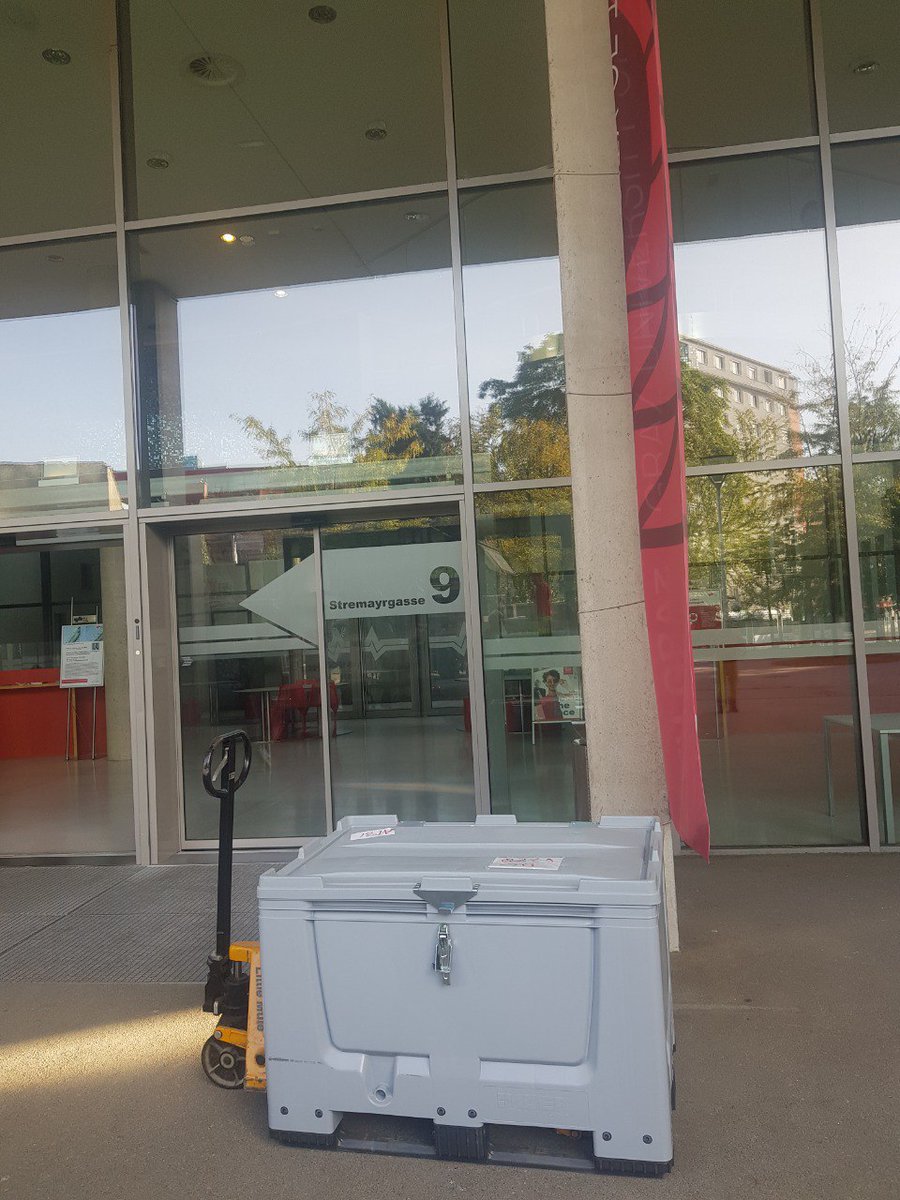 NikitaGugin's tweet photo. Me and my suitcase from BAM @FranEmmerling have arrived in Graz to work in @FalcaroG I am looking forward to a productive month surrounded by wonderful people 😉 https://t.co/Q3a6iyMBh1