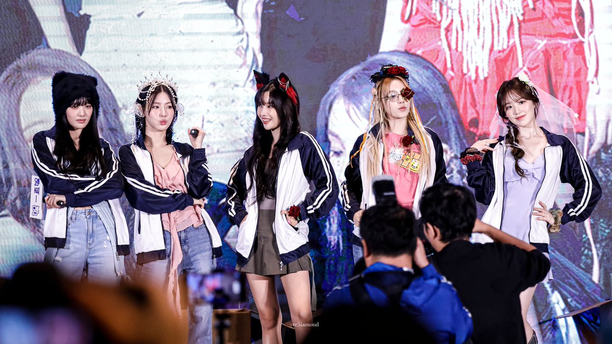 re5iamond's tweet photo. 231011 상하이 팬싸 

#여자아이들 #아이들 #G_I_DLE #GIDLE 
#미연 #MIYEON 
#민니 #MINNIE 
#소연 #SOYEON 
#우기 #YUQI 
#슈화 #SHUHUA https://t.co/wNNJ4hvV7C