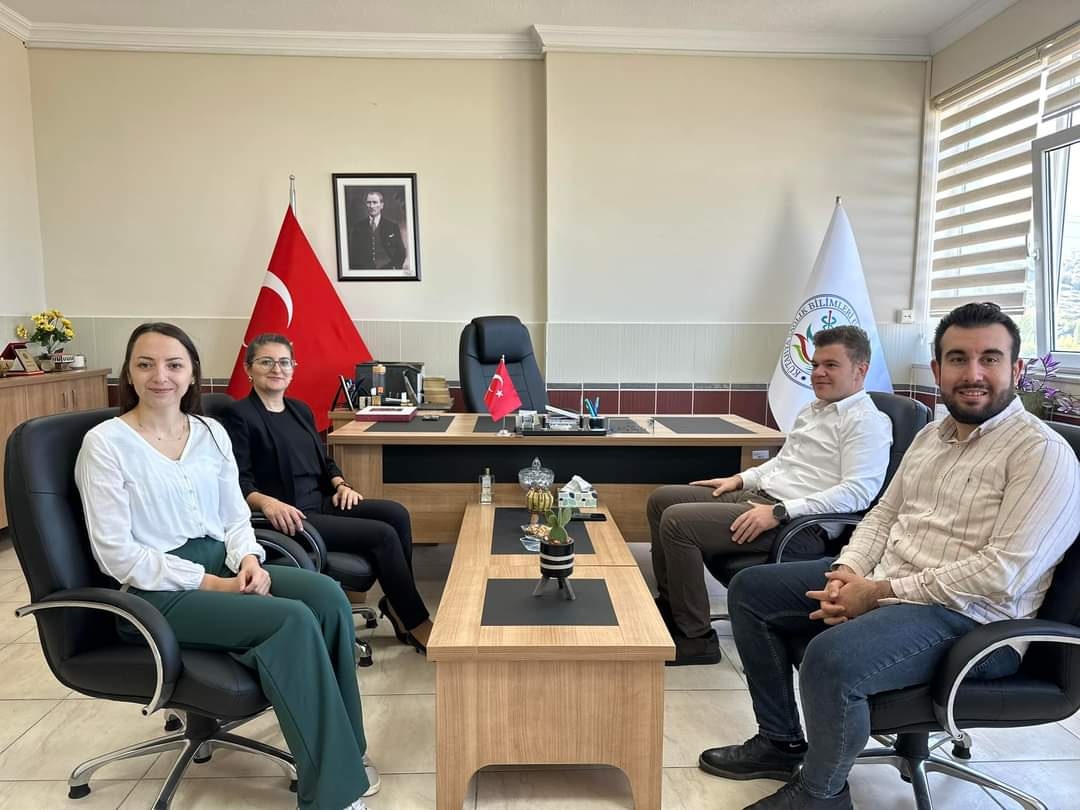 simavshmyo's tweet photo. Simav Kaymakamımız Bünyamin Karaloğlu,  Meslek Yüksekokulu’muzu ziyaret ederek, Yüksekokul Müdürü Öğr. Gör. Dr. Özge Sakarya Çınkı’ ya hayırlı olsun dileğinde bulunup okul ve öğrencilerin durumu hakkında bilgi aldı. Sayın Kaymakamımıza ziyareti için teşekkür ederiz. https://t.co/TdpU5wVqAd