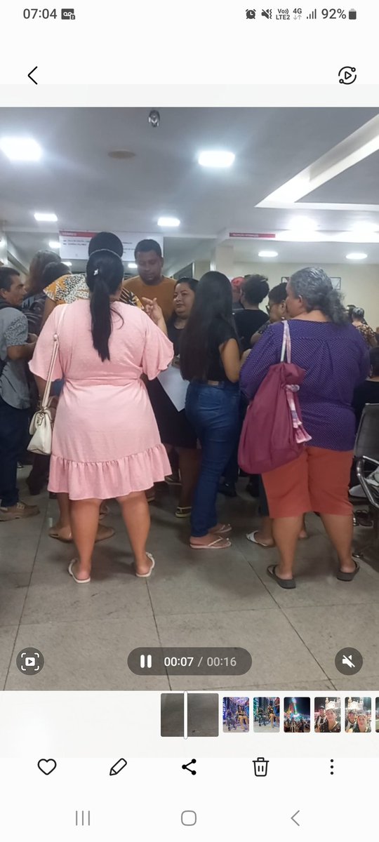 danybarros3's tweet photo. Hj dia 16/10 no hospital jean bittar  filas pra fazer um exame de laboratório sendo q só tem uma enfermeira pra fazer a coleta. Viva o sus sem conta a sobre carga pra só uma enfermeira. @doldiarioonline @BelemNoticiass @JL1edicao @helderbarbalho https://t.co/EbYBmX5Obl