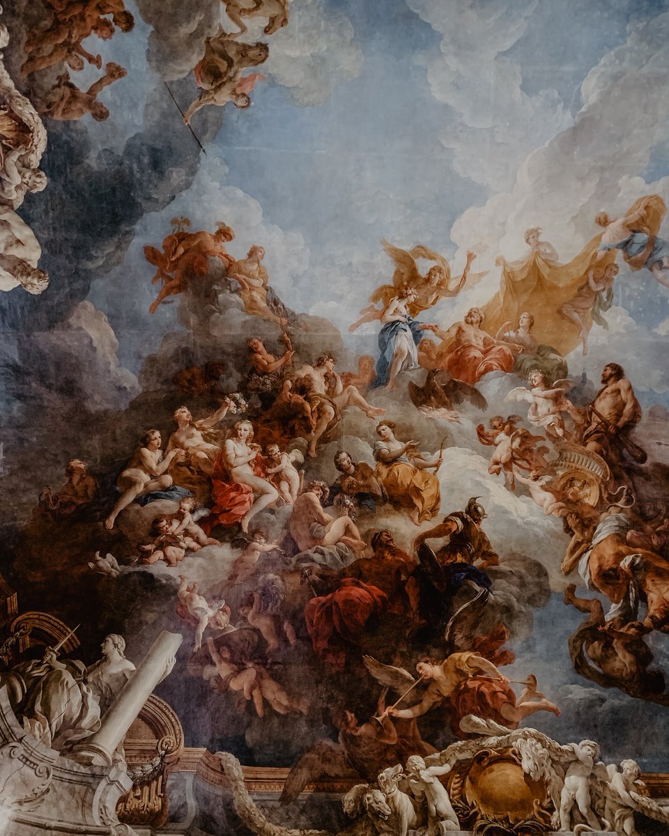 Eyesofgod__'s tweet photo. Michael Angelo's painting on top of the Palace of Versailles https://t.co/l1cGwQy9WB