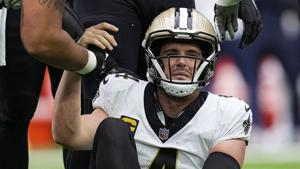 AbadiaSaints's tweet photo. Una ofensiva que suma 430 yds totales, 350 de ellas de pase y sólo logra subir 13 puntos al marcador. 4 drives con 1er down dentro de su 30 en los que sólo suman 3 puntos. 2 FG fallados (uno de menos de 30yd). Inoperancia e impotencia. #FireCarmichael https://t.co/5Fcip8WGdQ