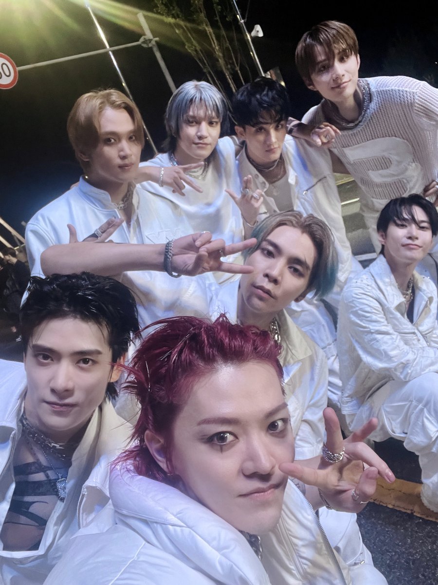 NCTsmtown_127's tweet photo. ✔️🤍🩶🤍✔️

#NCT127 #FactCheck #不可思議
#NCT127_FactCheck
#NCT127_FactCheck_불가사의
#FactCheck_불가사의_不可思議 https://t.co/AJihRi2wWA