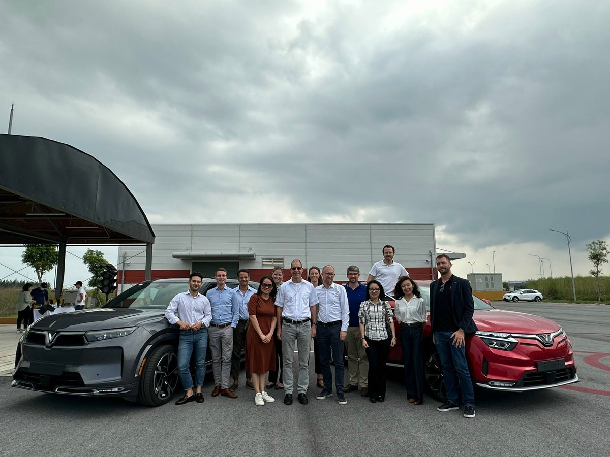 Flo_Feyerabend's tweet image. Last week a delegation of @KASonline could get firsthand impressions of the economic dynamism in North Vietnam 🇻🇳 when visiting Haiphong 🚢 🏭 🚘 including EV manufacturer @VinFastofficial 
#IndustrialZone #DeepC #LachHuyenContainerTerminal