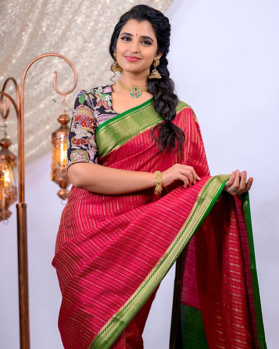 F8jdsrybQAA1QCq?format=jpg&name=large