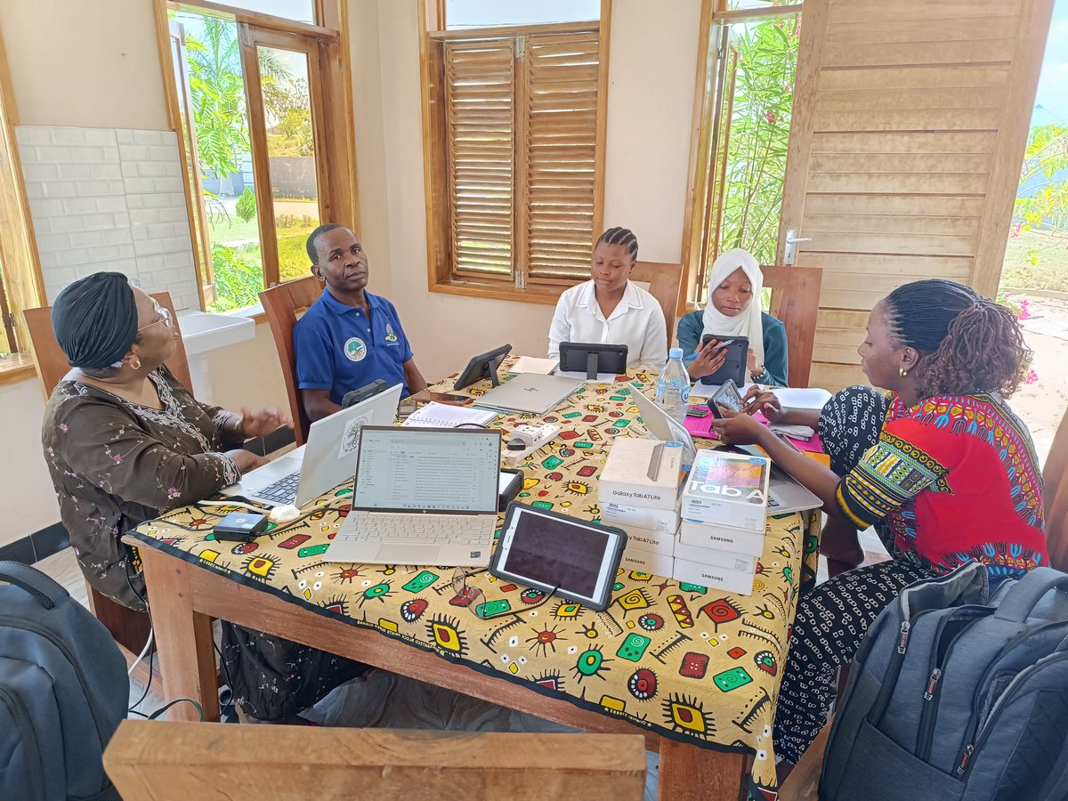 Happening now: training of enumerators for BENGO project socio-economic survey in Kilwa project site (Tanzania) <a href="/WWF_Madagascar/">WWF Madagascar</a> <a href="/WWTanzania/">WWF Tanzania</a> @wwf_Deutschland @alexpeter_281 <a href="/imsudsm/">Institute of Marine Sciences, UDSM</a> <a href="/wiomsa/">WIOMSA</a> <a href="/LNtibona/">Loyce Ntibona</a> <a href="/TFSAgency/">Tanzania Forest Services Agency</a> <a href="/WetlandsInt/">Wetlands International</a> <a href="/WWF_Kenya/">WWF-Kenya</a> <a href="/Nature_Kenya/">Nature Kenya - the EANHS</a>