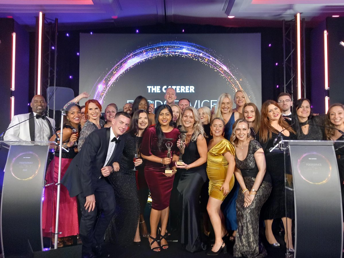 RapportService's tweet image. 🌟 A night of celebration at the Cateys! 🌟

We&apos;re thrilled to announce that our people team has received the prestigious People and Training Award at the 2023 Food Service Cateys.  Thank you to our incredible team for making this possible!

#CateyAwards #FSCateys2023