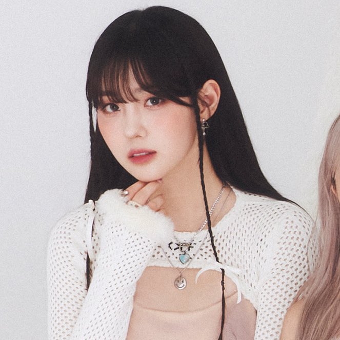 chaehyun hours tweet media