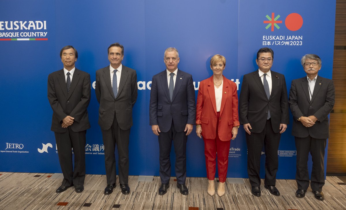 arantxa_tapia's tweet photo. 🇯🇵💼 Celebramos en Tokyo la jornada #BusinessLeaderSummit junto al Ministerio de Economía, Comercio e Industria de Japón y a una treintena de empresas y centros tecnológicos del sector energético.
Nuestro objetivo: vender las capacidades industriales y tecnológicas de Euskadi. https://t.co/r7OCPyNijv