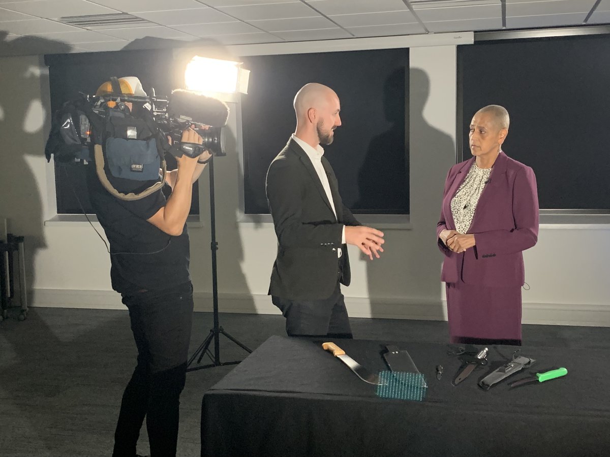 We are undertaking work to better understand how knives 🔪 are obtained by children and young adults in West Yorkshire, which allows us to respond more effectively. Watch our @DeputyMayorPCWY on @itvcalendar 📽️📺this evening discussing the issues.