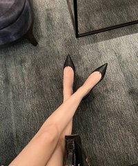 Yesterday I bought the shoes because I liked them while shopping🥿📷, today I tried on the shoes and I think they fit my feet well📷 💕