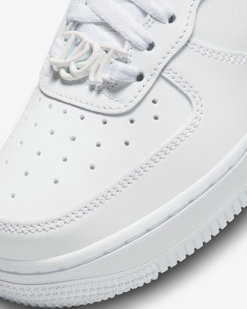 CaminoTV's tweet photo. Une Air Force 1 un peu spéciale ✨

Lien affilié https://t.co/nlp5jQ3oh4 (130€) https://t.co/WmMprMUYtT
