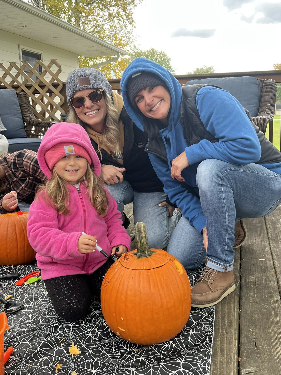 JenniBeamer's tweet photo. This October, post or repost with #WeDriveFor
and #Chevy will contribute $5 (up to $170,000) to the
American Cancer Society! https://t.co/RubdkiFT8d