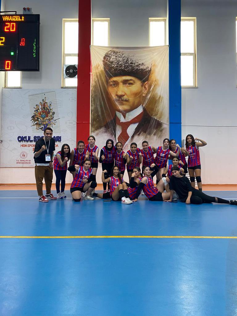 Bahçeşehir Koleji Gaziantep Kampüsü Lise Kız A Takımımız çıkmış olduğu ilk resmî maçında rakibini 2-0 yendi. 
Bahçeşehir 2-0 Yavuzeli