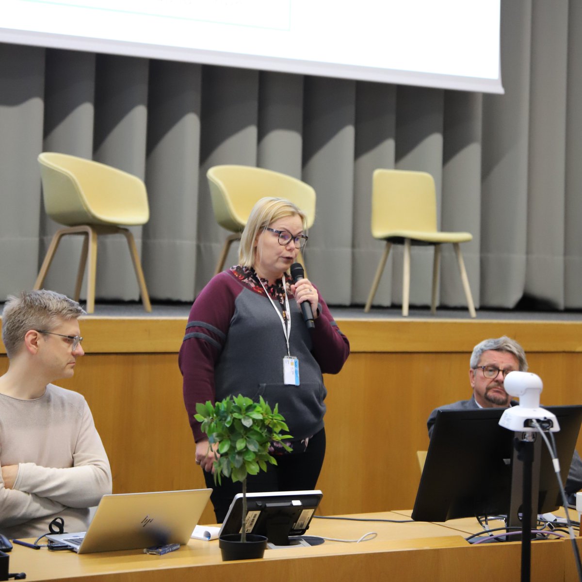 <a href="/arjawallenius/">Arja Wallenius</a> esitteli vuoden alusta toimintansa aloittanutta <a href="/vakehyva/">Vantaan ja Keravan hyvinvointialue</a>:n Koisoniityn palvelukeskuksen toimintaa ja onnistumisia. Asukkaille tarjotaan mm. kuntouttavaa työtoimintaa, ympärivuorokautista palveluasumista ja matalan kynnyksen päivätoimintaa. #asunnottomuusseminaari