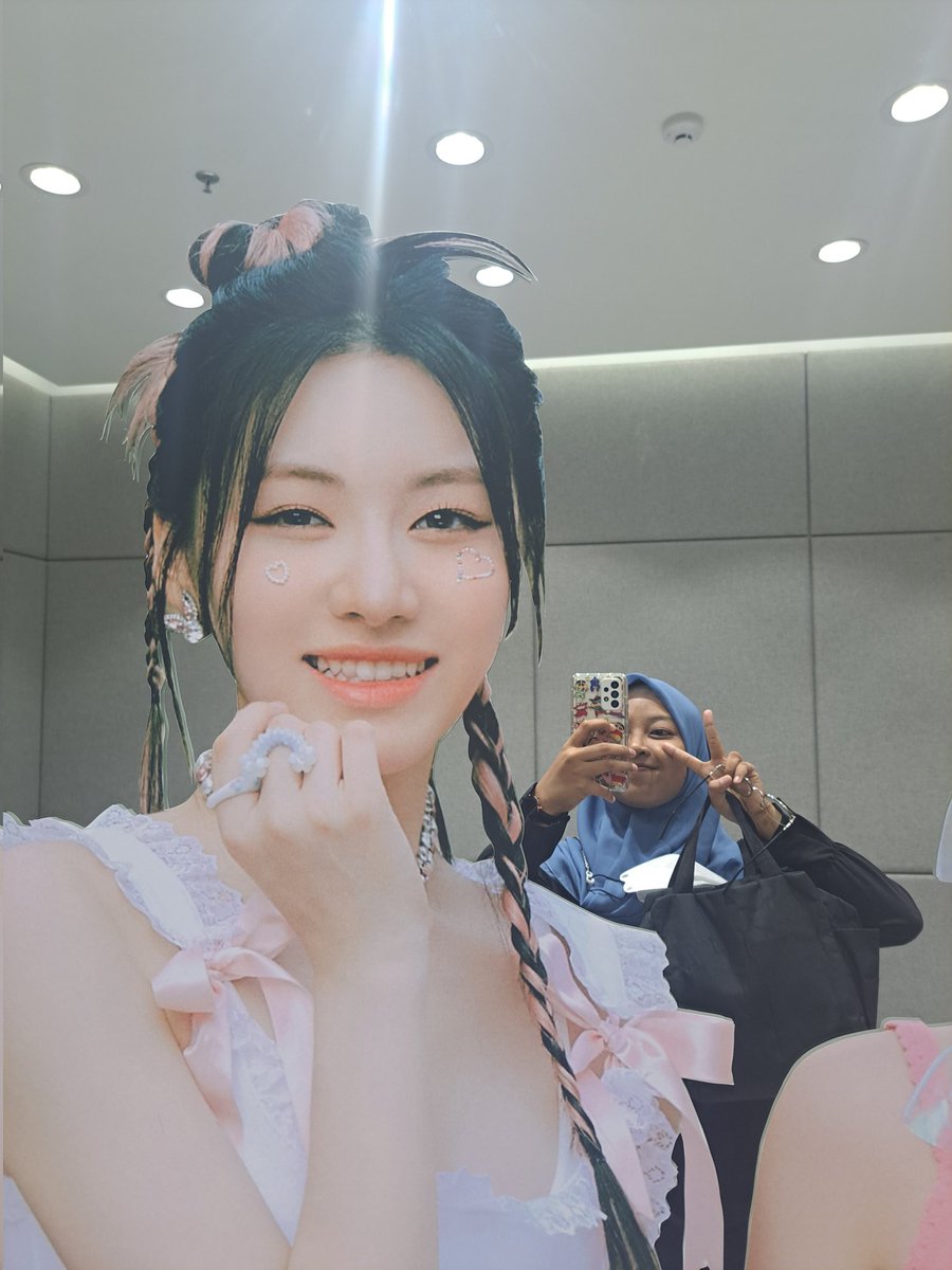 Yalangoch qiz seks rasmlar Fetish oyoqlari chiroyli