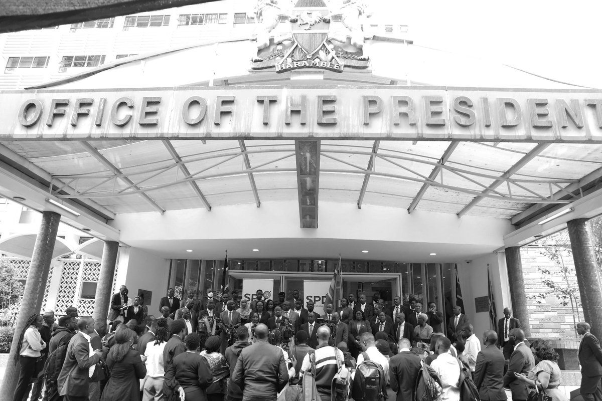 HonMoses_Kuria's tweet photo. The National Youth Service (NYS), will be in for a major transformation from where it had started in 2015 before it was messed up. NYS will reengineer a great transformation in this country, wake up the Agricultural sector, revive manufacturing, incarcerate the culture of patriotism, which will be the tool of hope,and discipline to our youths. 

Our Huduma centres have been a popular source of government services for so many of us, and we must make sure they become self sustainable without depending so much on the National Treasury. What of introducing a small fee for services offered? What of providing private sector services at a small fee? Venturing into E-commerce?