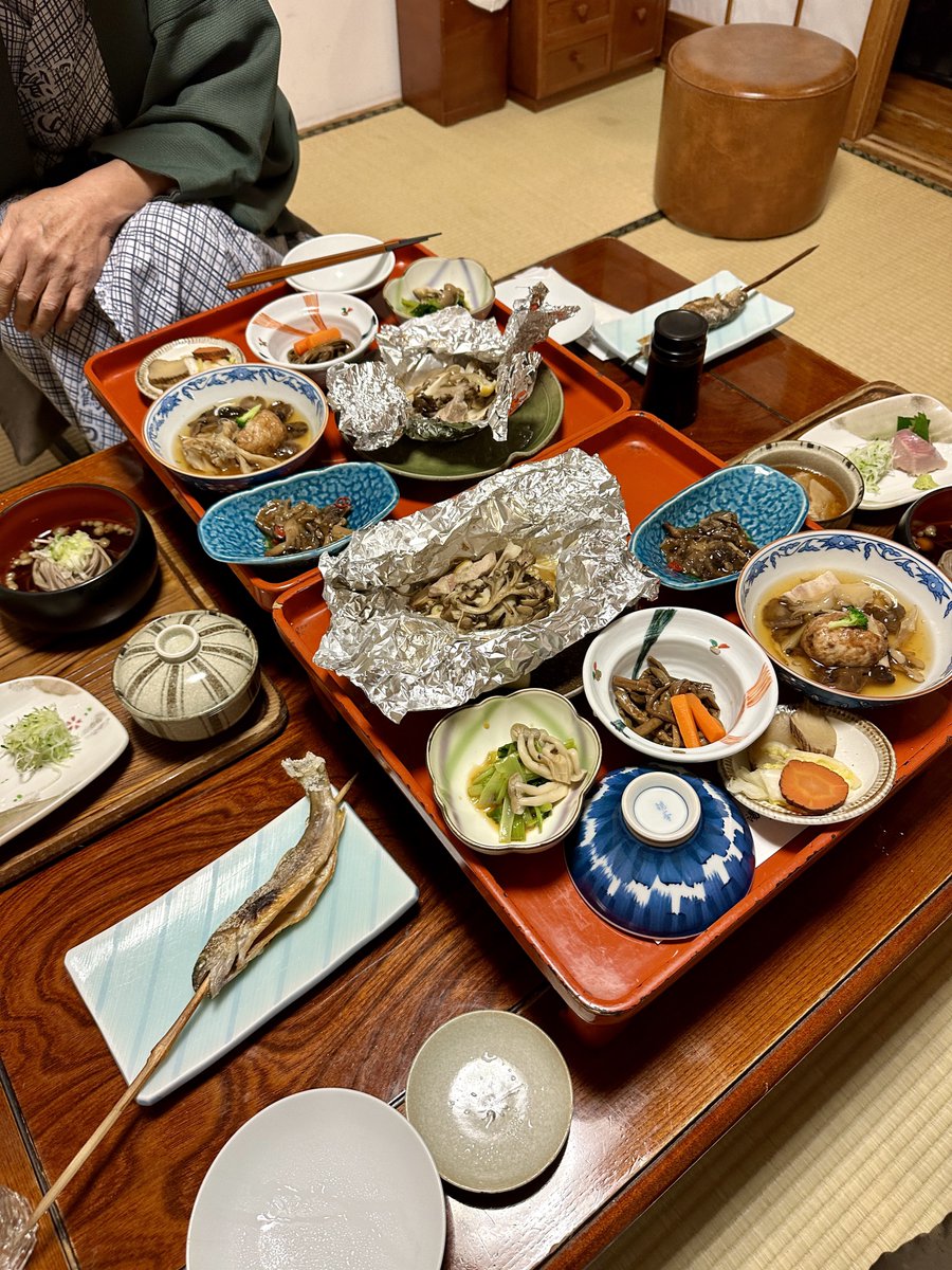 misachasu0209's tweet photo. 秋田の田舎料理！山芋鍋、美味。 https://t.co/vaIHkhPM4P
