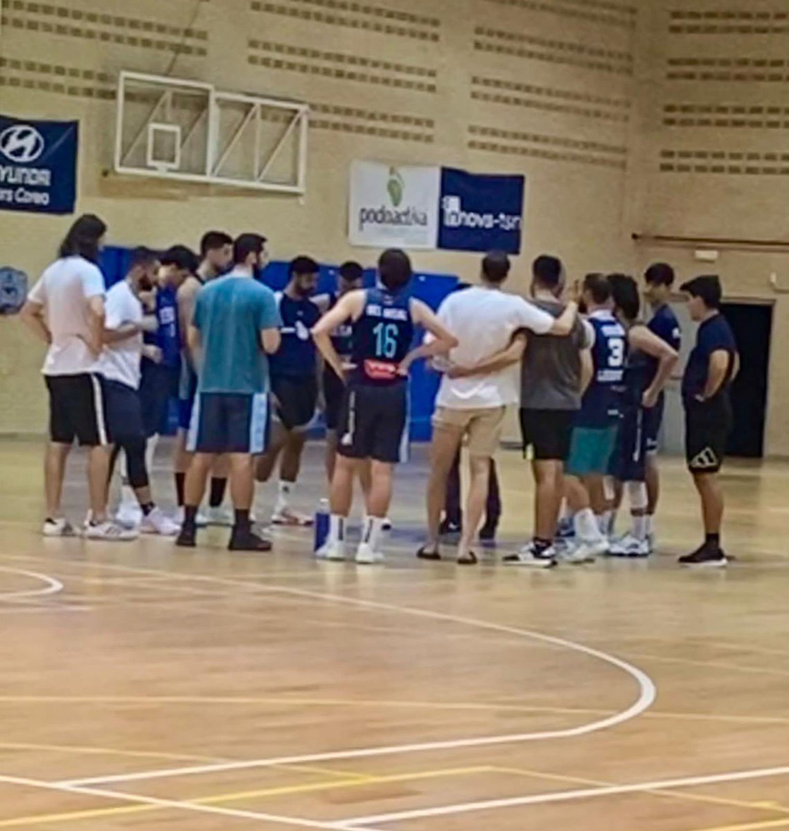 basketleganes's tweet image. 1Autonómica⛹🏽‍♂️| “El @innovatsn pierde contra @CDERevolution por 50-61. Pagamos una semana de bajas en los entrenamientos y se notó en partido que no estábamos como debíamos frente a uno de los rivales fuertes del grupo.”
[ CMeierhans ]

#LeganésCiudadDeBasket