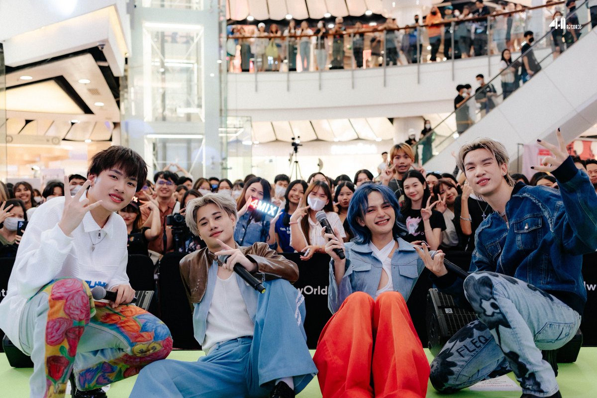 411records_'s tweet photo. RECAP PICS 🌌 AT MELODY OF LIFE 14 รวมภาพบรรยากาศในงาน #MelodyOfLife14 @ CentralwOrld ในวันเสาร์ที่ผ่านมา 411Records ขอขอบคุณทุกคนที่สละเวลามาหา 4MIX กันนะครับ 😍 

#4MIX 
#MOL14 
#MelodyOfLife14x4MIX 
#411records https://t.co/0Rw9837pTV