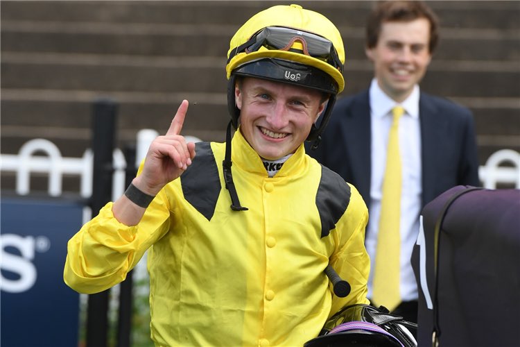 Tom Marquand has a whopping 7 rides at Windsor today 🐎

If he can ride 3 or more winners I will be giving one lucky person £250 💰

To enter:
- Follow @RacingBDG 
- Like this post
- Retweet this post

Good luck 🤞