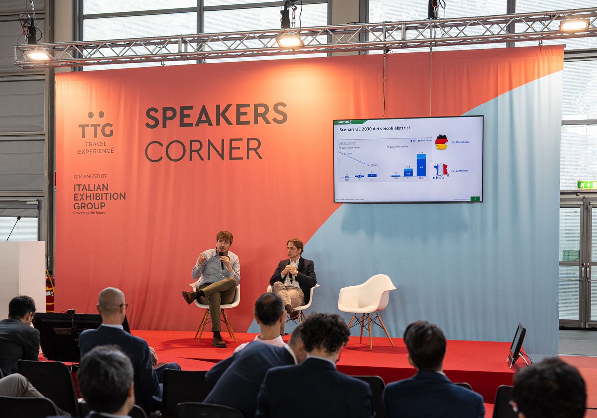 Poter ricaricare le #autoelettriche dei clienti è sempre più importante per la competitività degli alberghi e delle strutture ricettive italiane. In Europa, del resto, un’auto nuova immatricolata ogni 5 è già full electric. Il punto a @TtgExpo con <a href="/Repower_Italia/">Repower Italia</a>